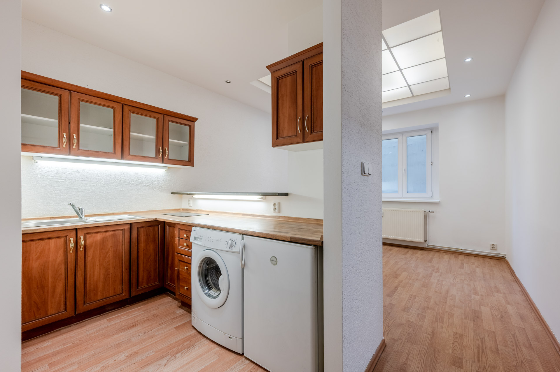 Pronájem bytu 2+kk, 42 m2, Praha 5