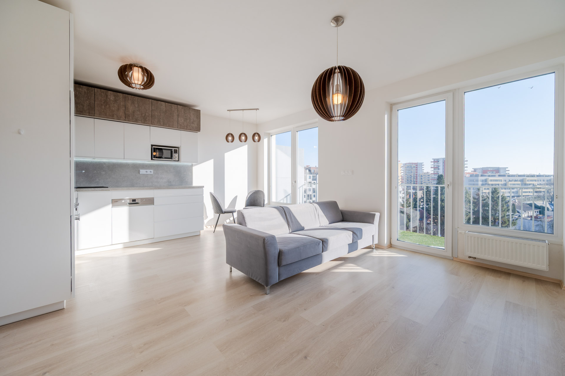 Pronájem bytu 2+kk s balkonem, v Letňanech